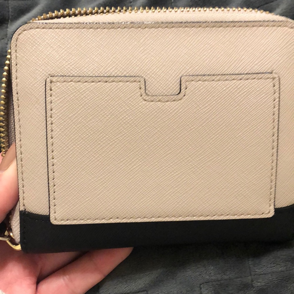 Authentic Kate Spade Wallet - Picture 5 of 5
